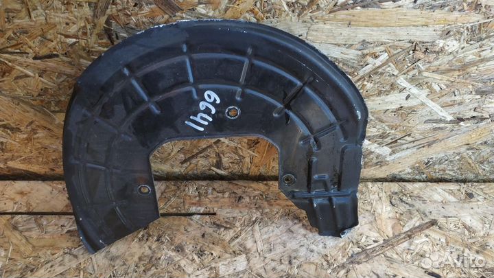 Тормозной щиток Chrysler 200 2016