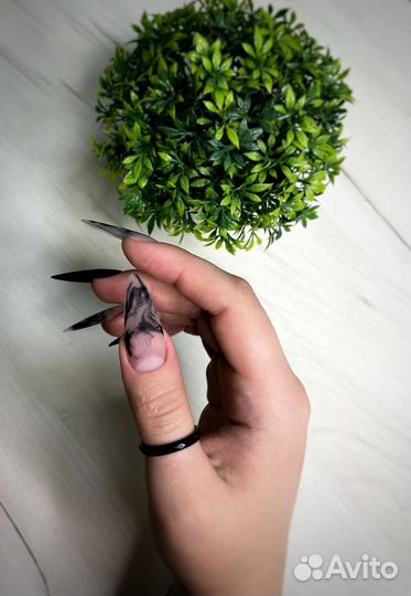 Мастер маникюра и педикюра