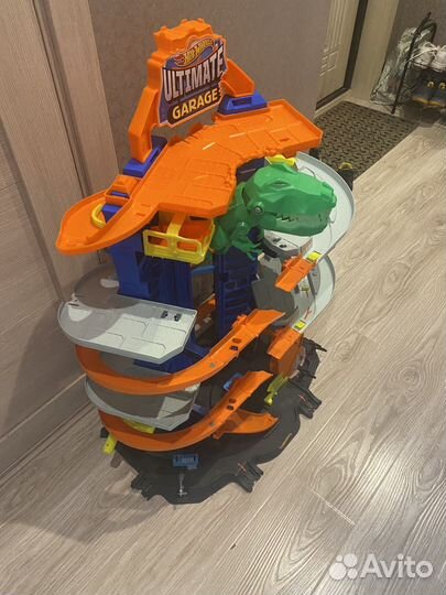 Трек парковка Hotwheels