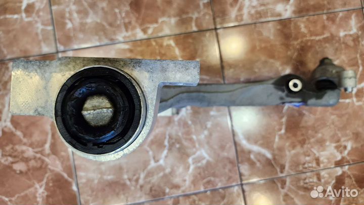 Рычаг передней подвески нижний LH Volvo 32246811