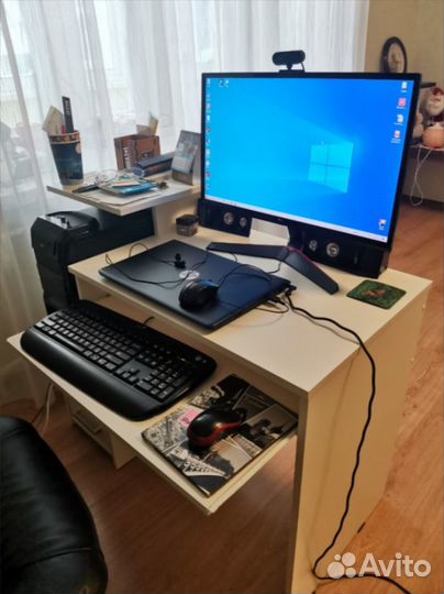 Компьютерный стол для школьника