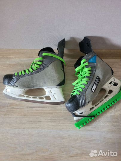 Хоккейные коньки bauer 42 размер