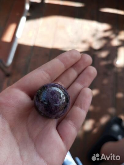 Камень чароит