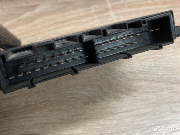 Блок управления парктроником Mercedes 2115459232