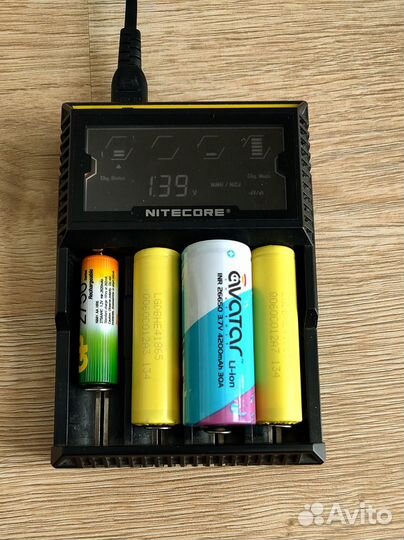 Зарядное устройство nitecore digicharger D4