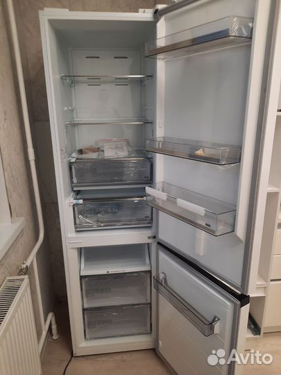 Холодильник новый