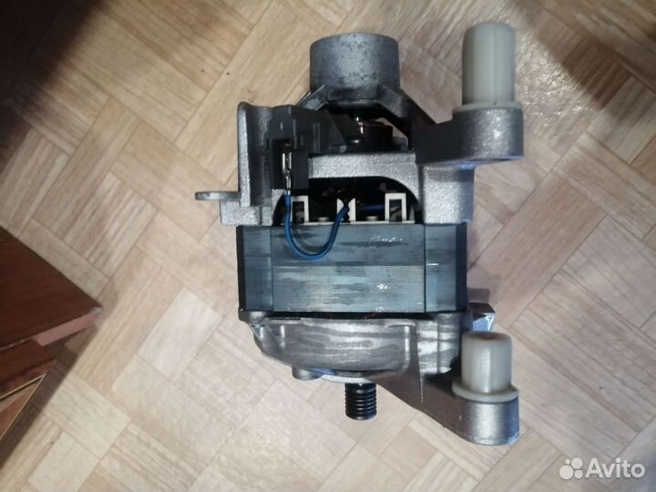 Двигатель стиральной машины Whirlpool