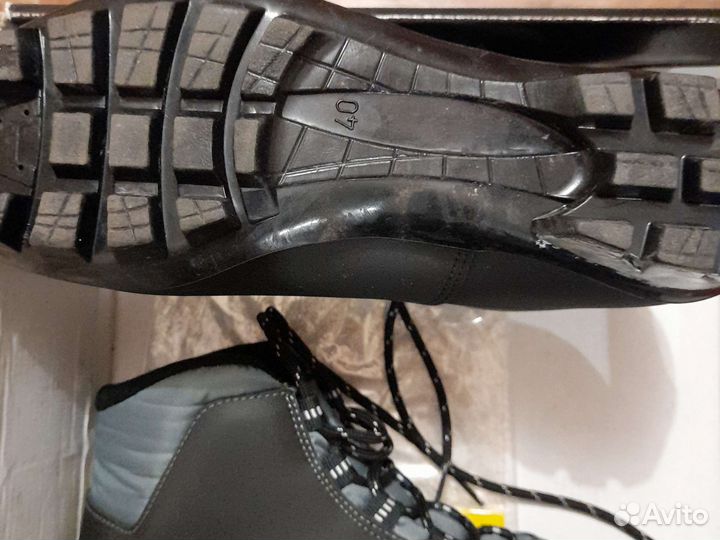 Лыжные ботинки