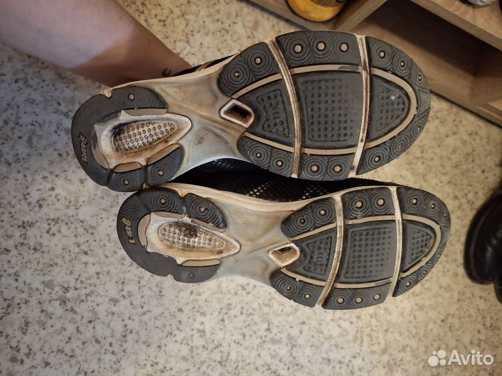 Кроссовки asics беговые оригинал 39 размер бу