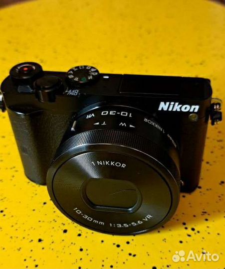 Цифровой фотоаппарат Nikon 1 j5