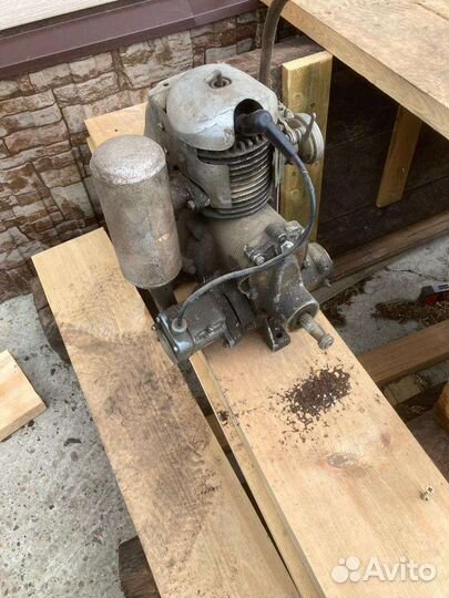 Двигатель от электростанции 2-х тактный