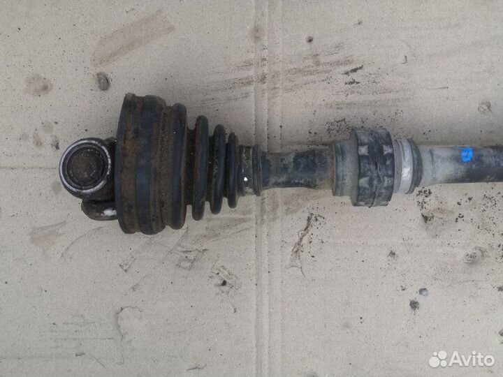 Привод (полуось) передний правый Toyota Camry