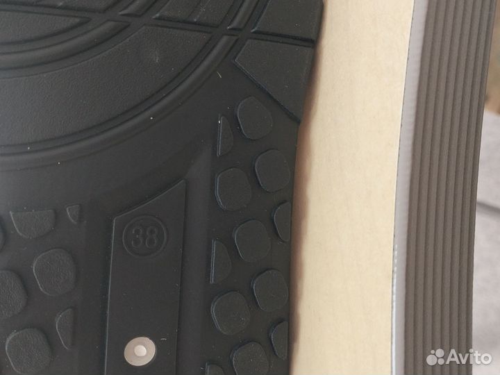 Кроссовки женские 38 размер новые