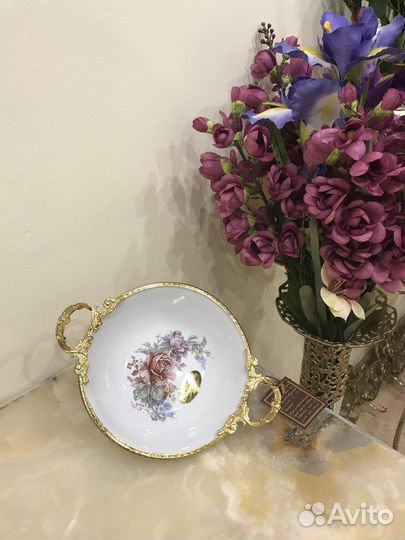 Блюдо салатник на ножках фарфор