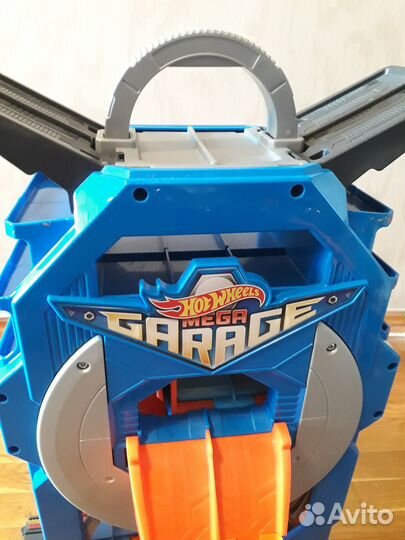 Hot Wheels Mega Rally гараж-лифт парковка Оригинал