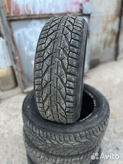 Kormoran Snow 215/55 R17