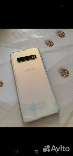 Samsung Galaxy S10, 8/128 ГБ