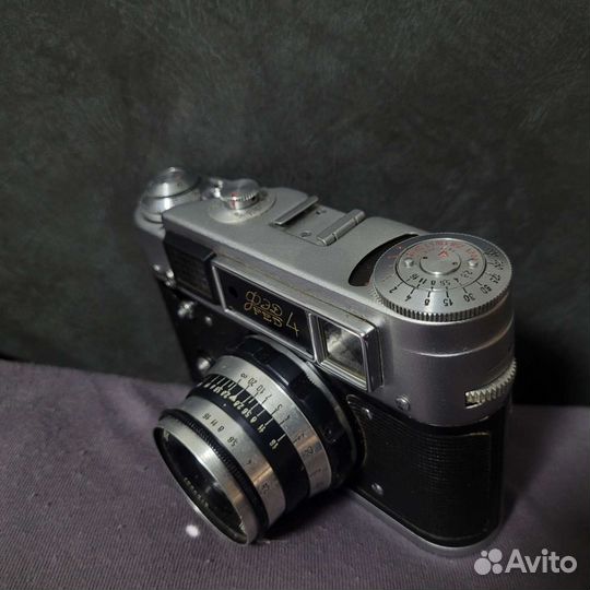 Плёночный фотоаппарат фед-4