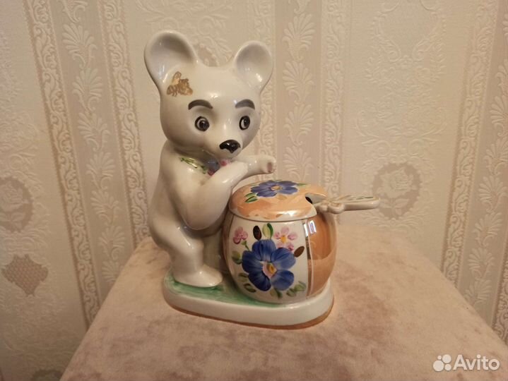 Фарфоровая статуэтка Лакомка белый, Дулево