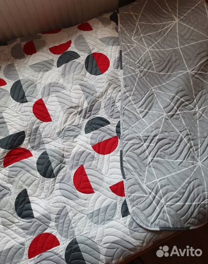 Покрывала новые разные