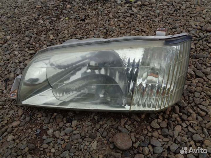 Фара левая Toyota Camry SV41 3S-FE 1997
