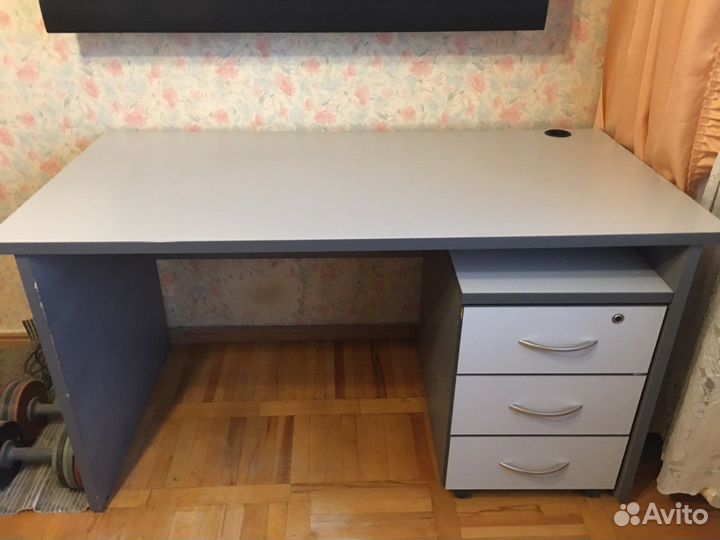 Стол писиннный