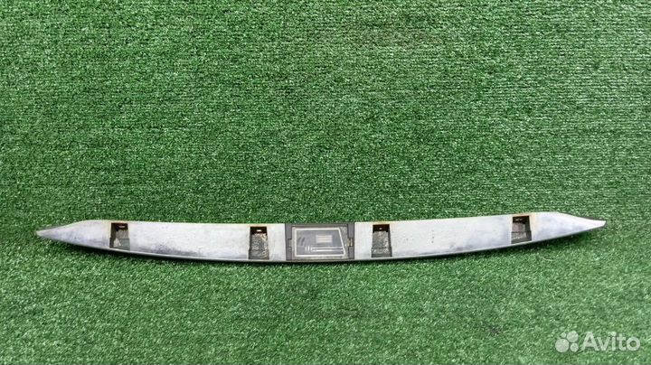 Накладка крышки багажника Chrysler Pacifica