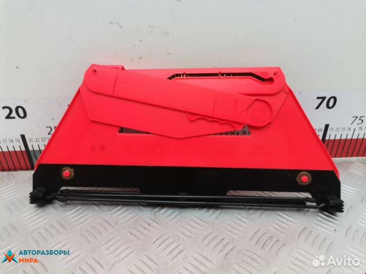 Знак аварийной остановки Skoda Superb 2003