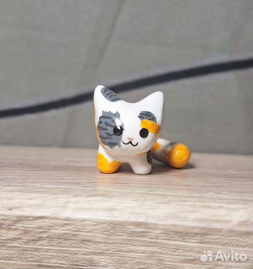 Трехцветный котик из полимерной глины