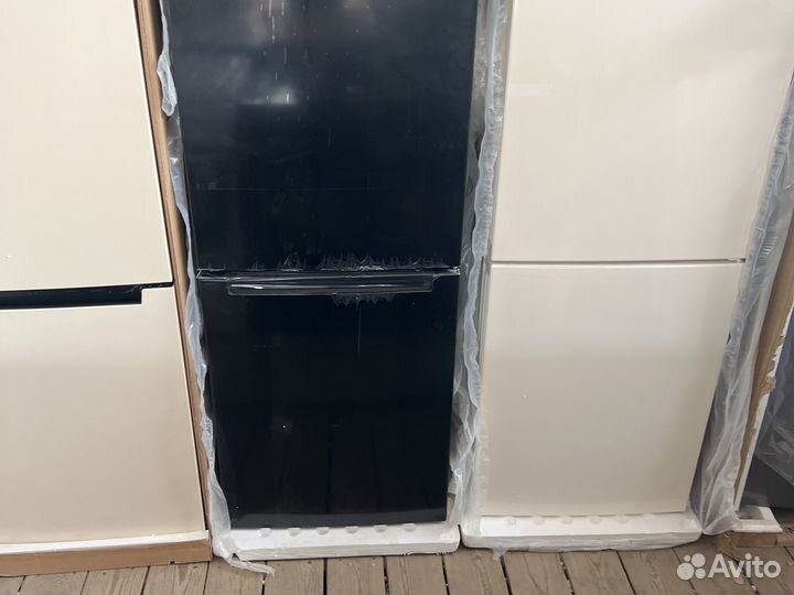 Холодильник Indesit ITR 4180 Total No Frost