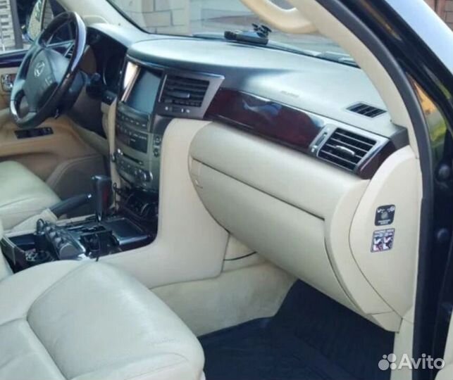 Торпедо Lexus LX570