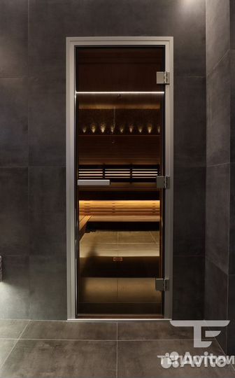 Стеклянная дверь для бани