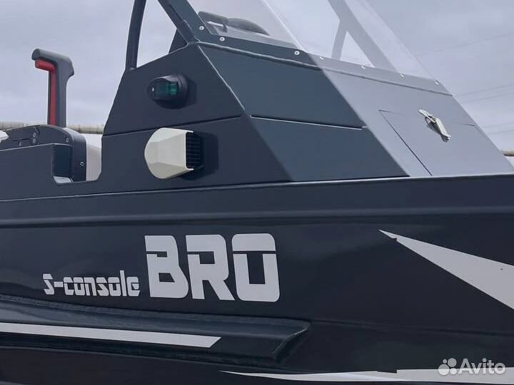 Лодка BRO 4.2 console