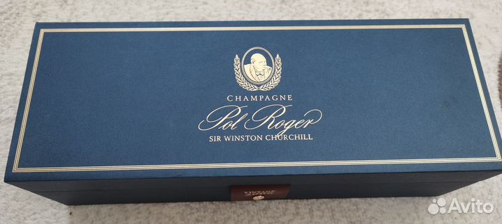 Пустая коробка от шампанского