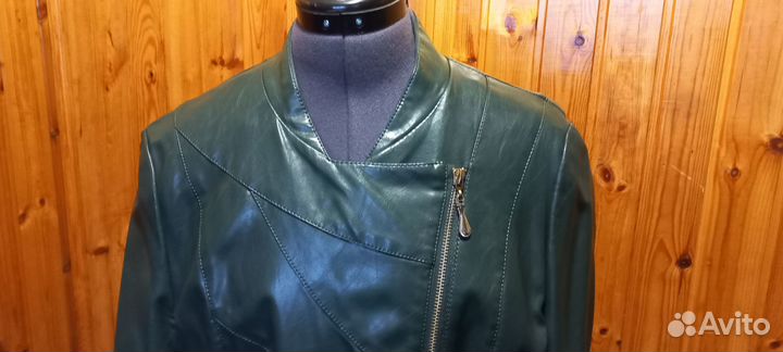 Куртка зеленая 44-46р