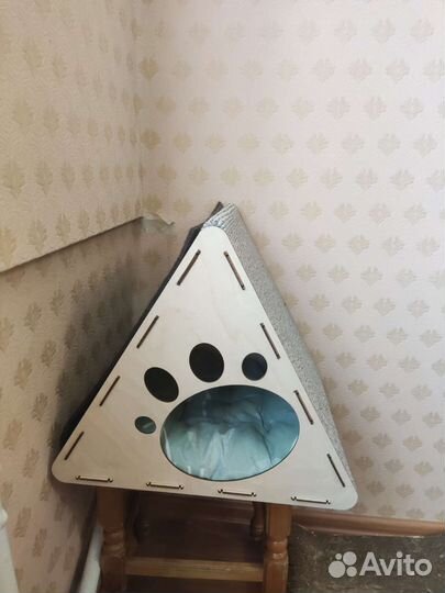 Домик-когтеточка для кошки