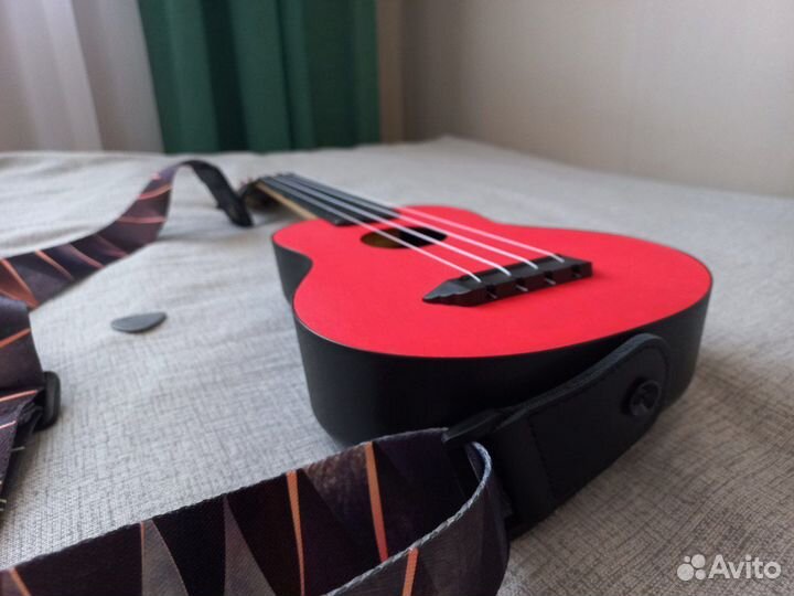 Укулеле сопрано Flight TUS35 Red серии Travel