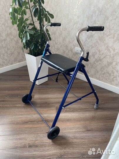 Ходунки для взрослых с колесами