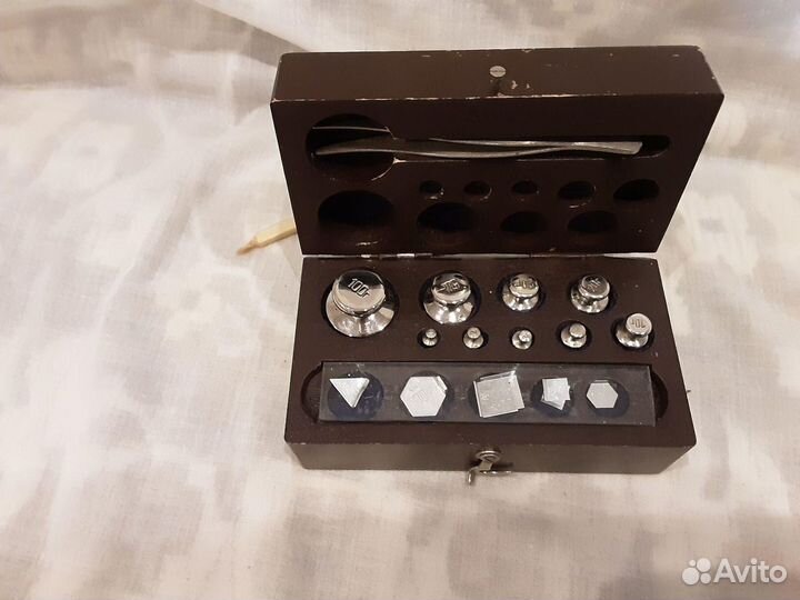 Разновесы и весы рычажные