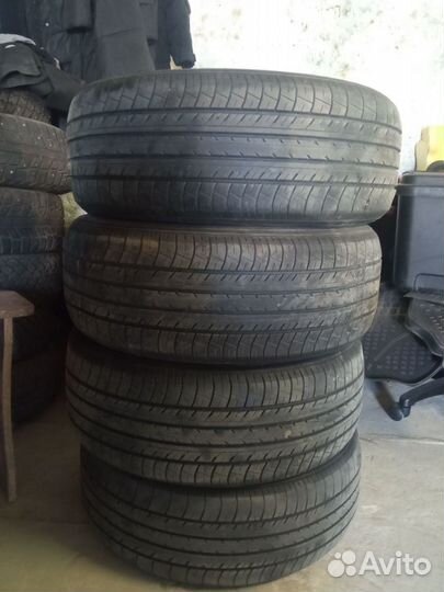 Yokohama BluEarth E70BZ 215/55 R17