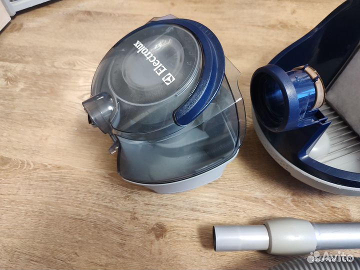 Пылесос Electrolux 1800W