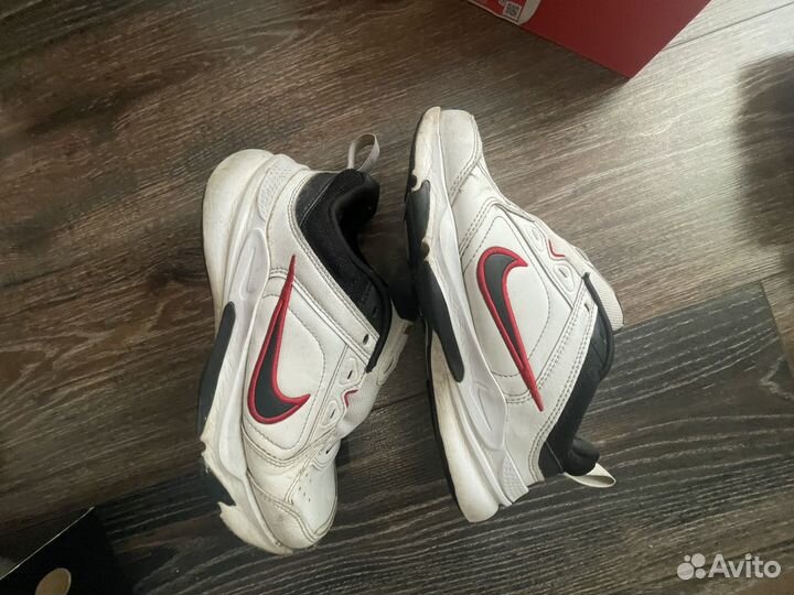 Кроссовки nike air monarch