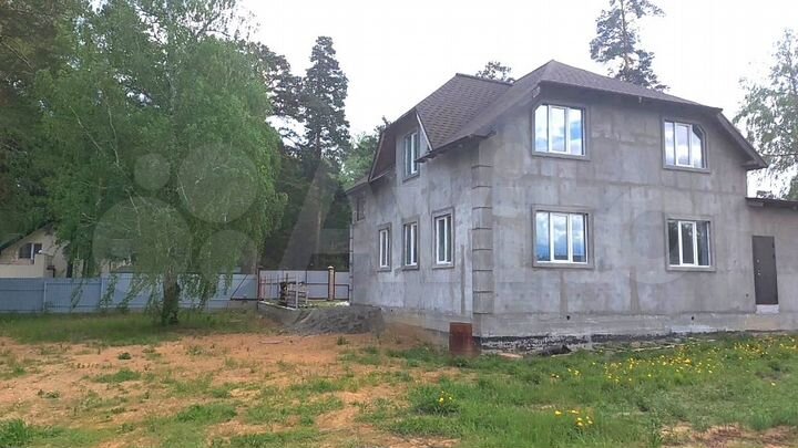 Коттедж 250 м² на участке 12,7 сот.