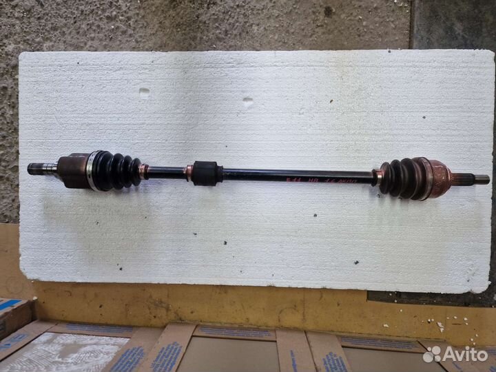 Привод Nissan Note 1.6 АКПП правый