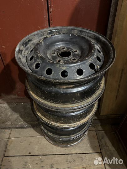 Штампованные диски r16 5x114,3 Toyota corolla