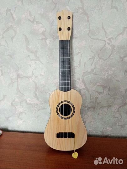 Гитара игрушечная(укулеле)