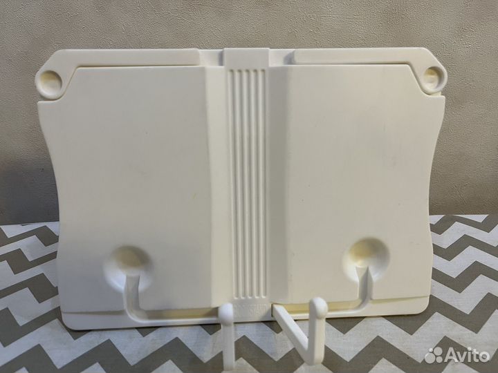 Подставка для книг