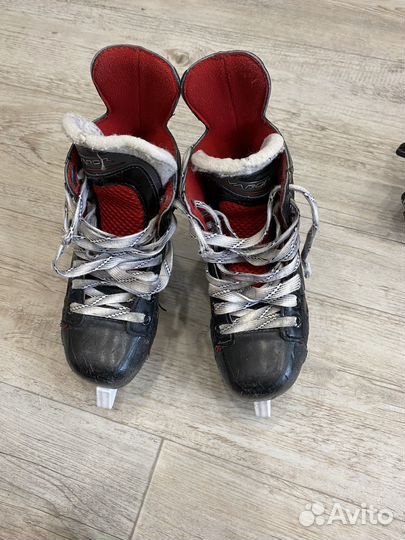 Хоккейные коньки bauer