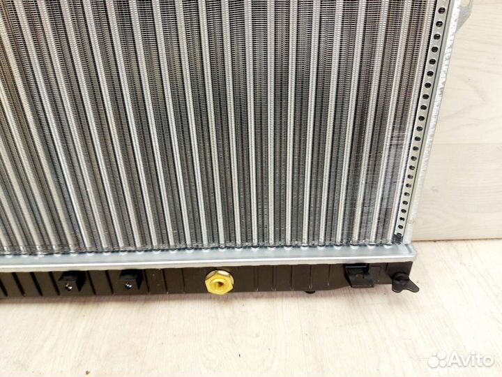 Радиатор охлаждения Chevrolet Epica 2006-2012