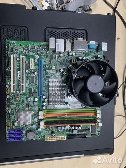 Материнская плата с процессором и памятью